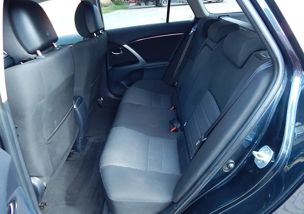 Toyota Avensis cena 31900 przebieg: 228228, rok produkcji 2014 z Drezdenko małe 466